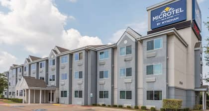 Microtel Inn & Suites by Wyndham Ft. Worth North/At Fossil