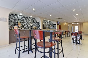 Esmorzar diari continental gratuït
