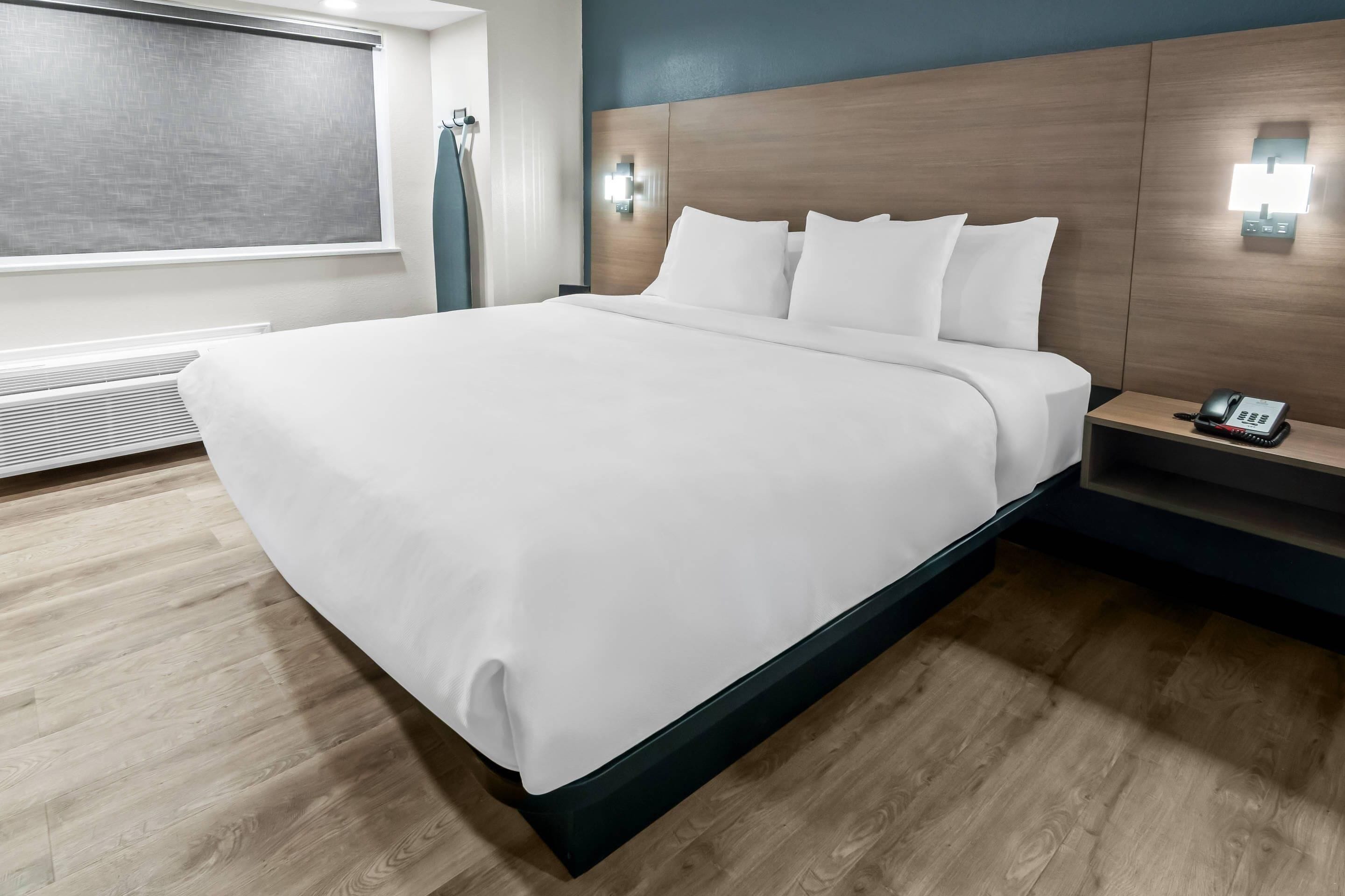 Suite, 1 très grand lit et 1 canapé-lit, non-fumeur | Coffre-fort, bureau, système d’insonorisation, fer et planche à repasser