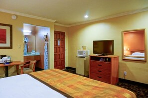 Premium bedding, desk, iron/ironing board, free WiFi - Hotel Parmani (Palo Alto)
