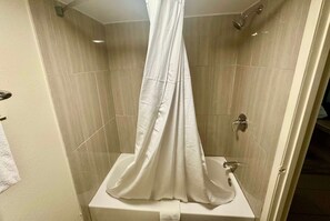 Combined shower/bathtub, free toiletries, hair dryer, towels - Super 8 by Wyndham Athens TX (Athens)