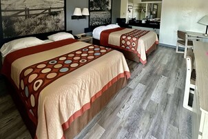 Escritorio, cortinas blackout, wifi gratis y ropa de cama