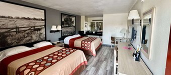 Super 8 by Wyndham Athens TX
