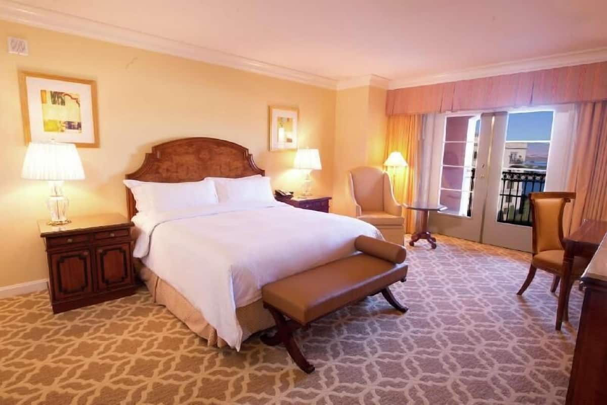 Premium bedding, pillowtop beds, in-room safe, desk