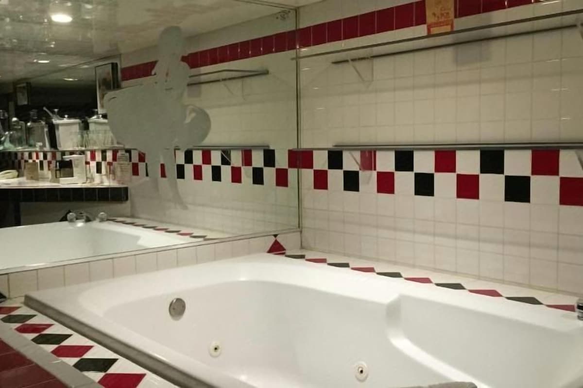 Bathroom | Free toiletries, hair dryer, towels