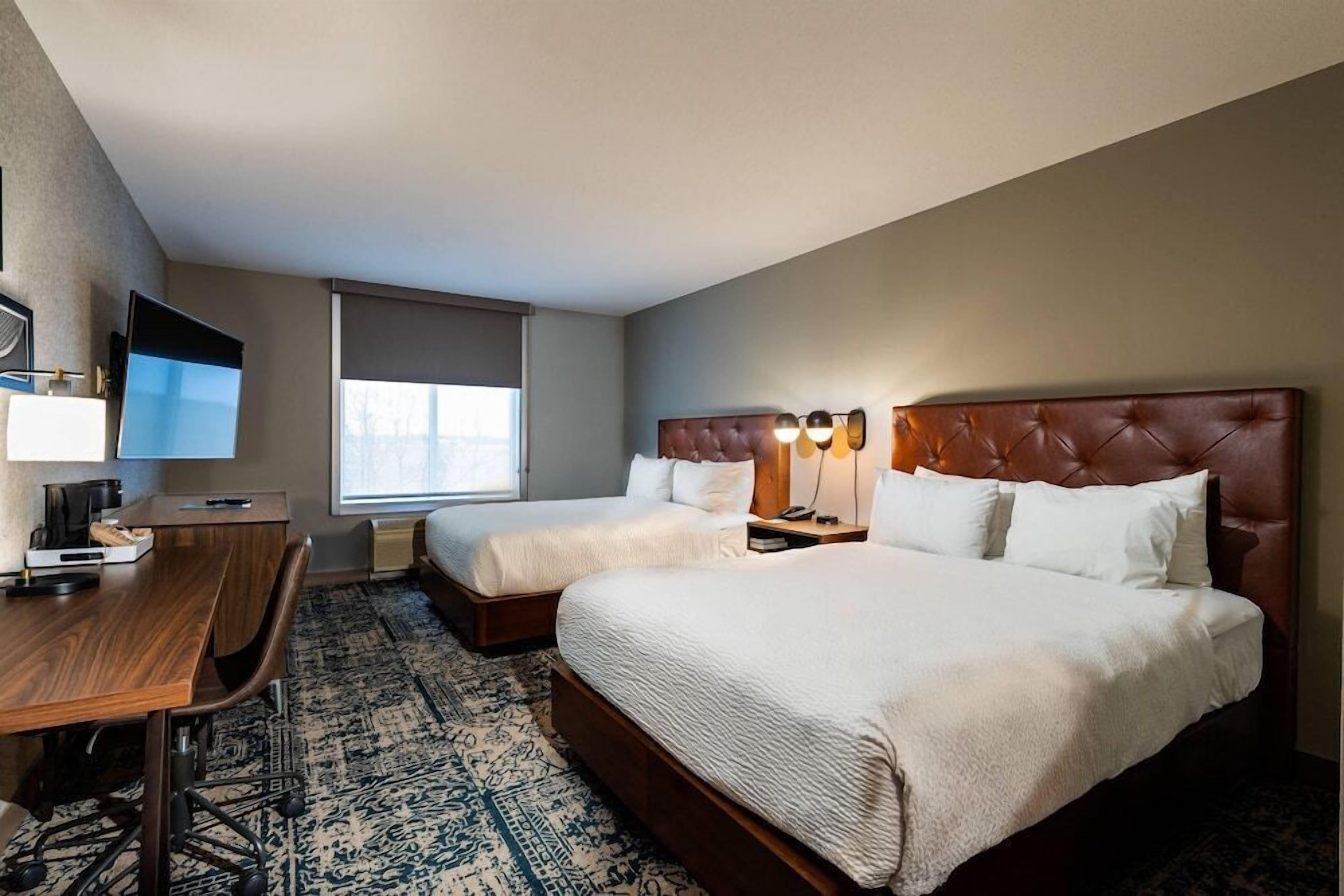 Desk, blackout drapes, iron/ironing board, free WiFi