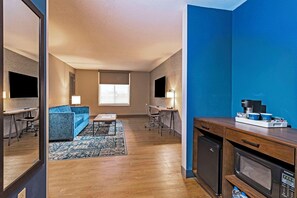 Desk, blackout drapes, iron/ironing board, free WiFi