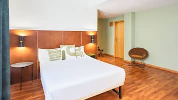 Standard Double Room | In-room safe, desk, iron/ironing board, free WiFi