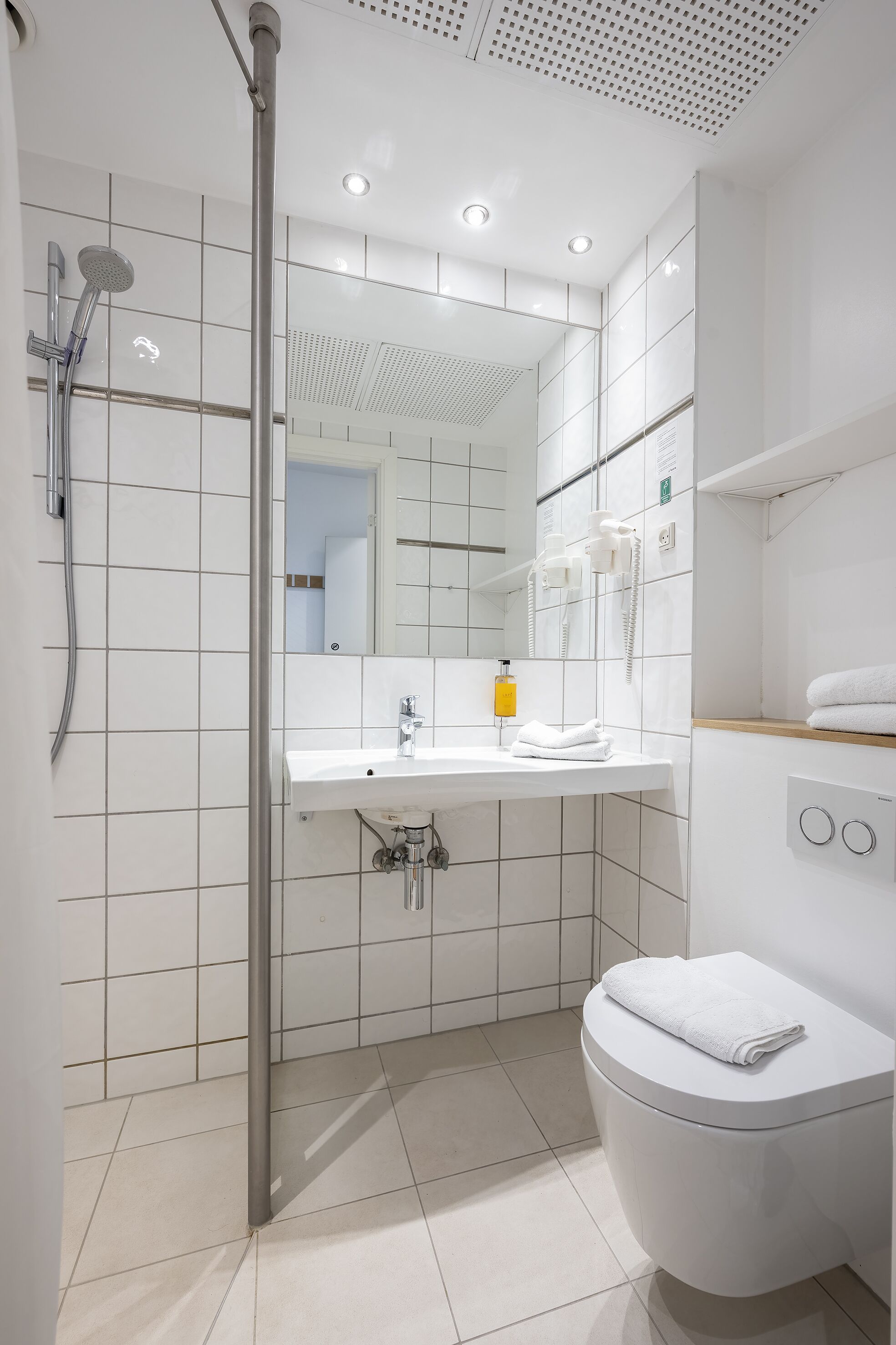 standard twin room, non smoking, refrigerator | bathroom | shower, hair dryer, towels, soap