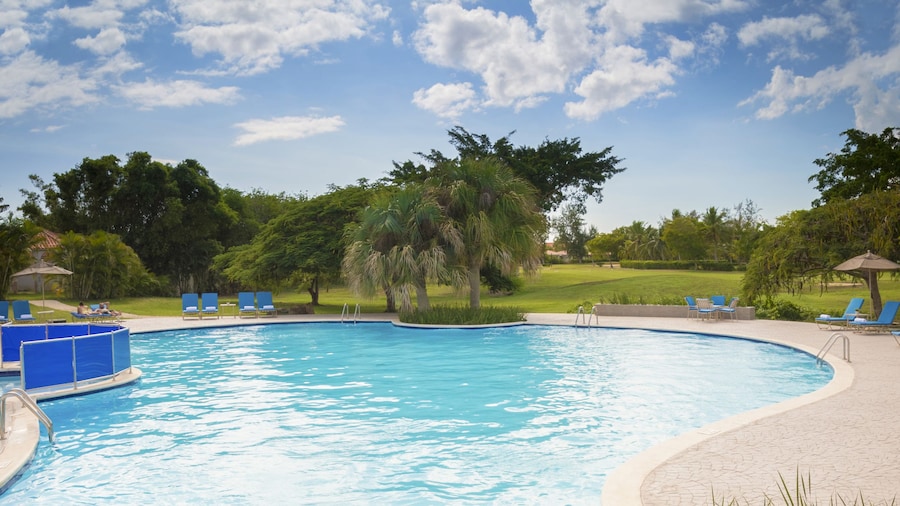 Hodelpa Garden Suites Golf & Convention Center