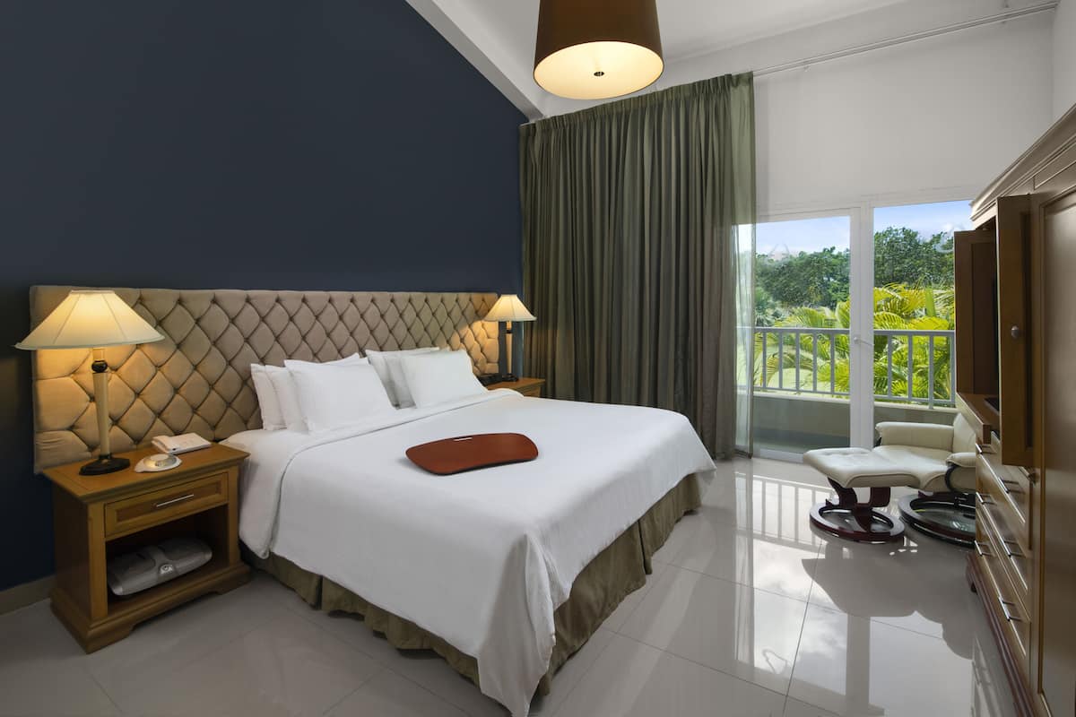 Royal Suite | 1 bedroom, in-room safe, desk, iron/ironing board
