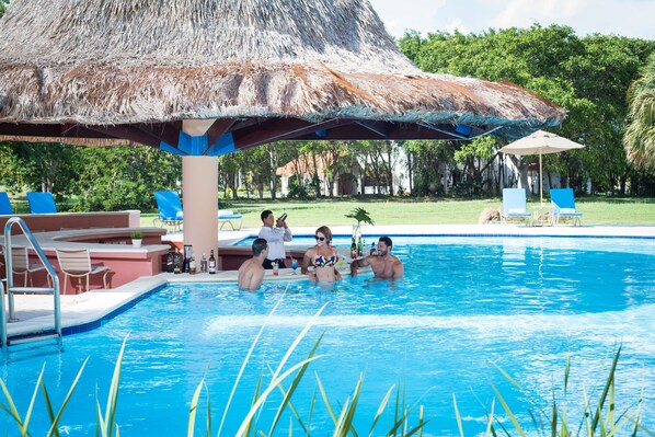 Poolside bar