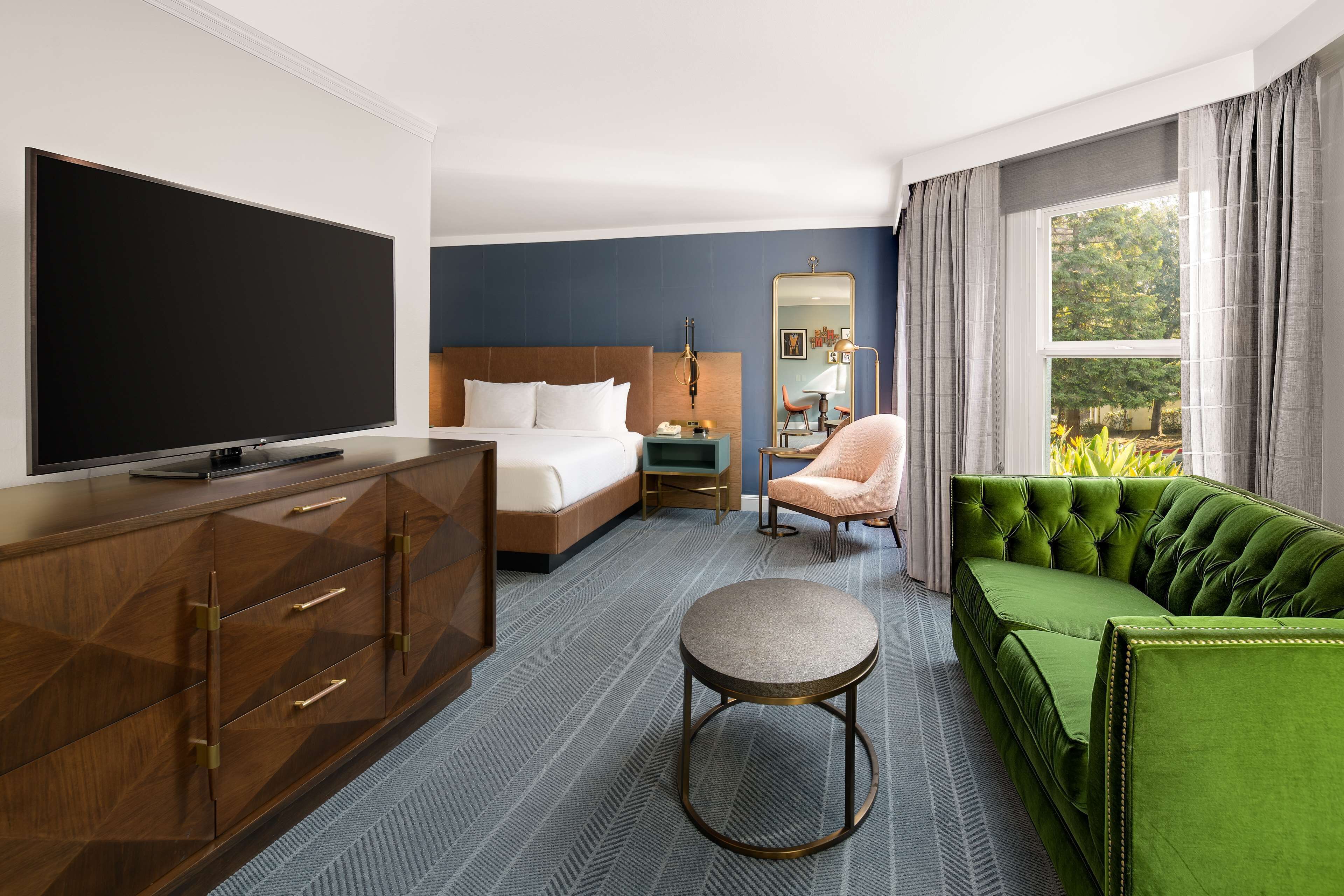 Junior Suite, 1 Katil Raja (King) dengan Katil Sofa | Ruang tamu | TV skrin rata 