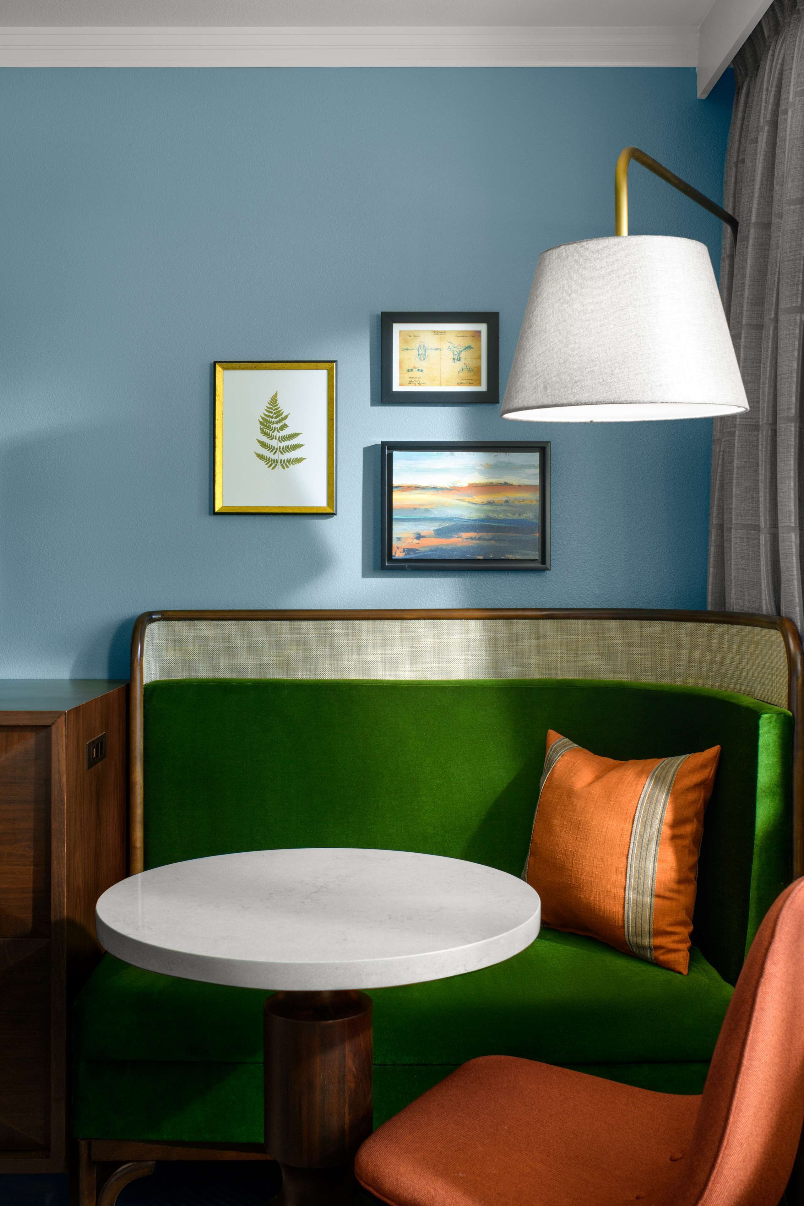 room, 1 king bed | living area | flat-screen tv