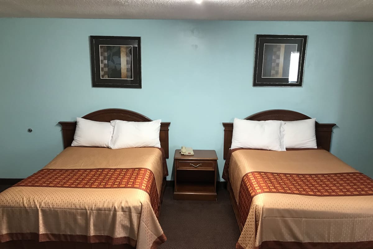 Double Room, 2 Bedrooms, Smoking | In-room safe, free WiFi
