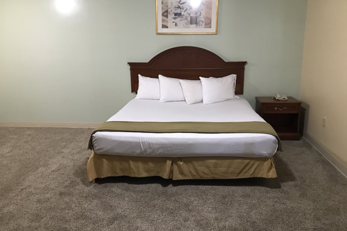 In-room safe, free WiFi