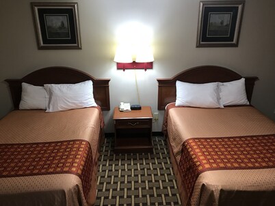 AmeriVu Inn & Suites