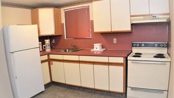 Double Room, 2 Bedrooms, Smoking | Private kitchenette
