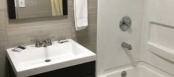 AmeriVu Inn & Suites