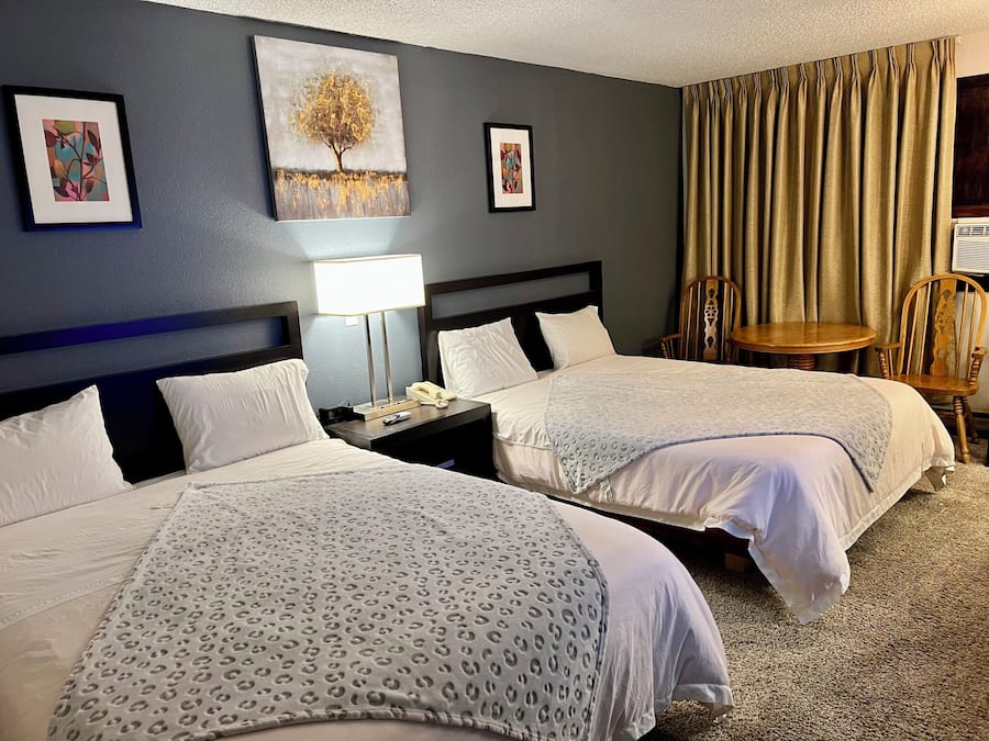 Room, 2 Queen Beds, Non Smoking