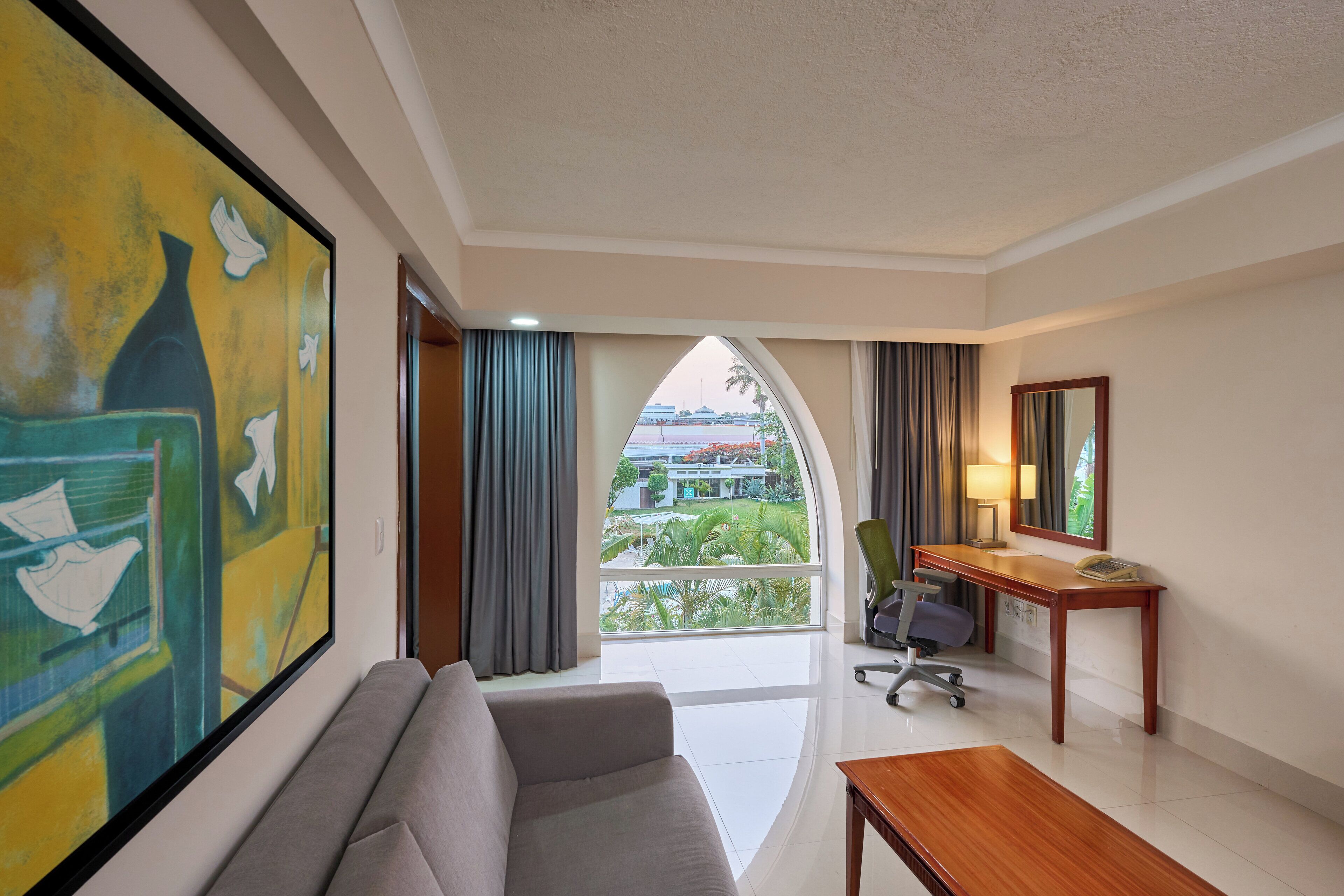 suite, 1 king bed | 1 bedroom, in-room safe, desk, iron/ironing board