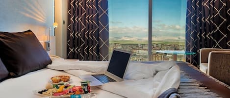 Suite | Premium bedding, minibar, in-room safe, desk