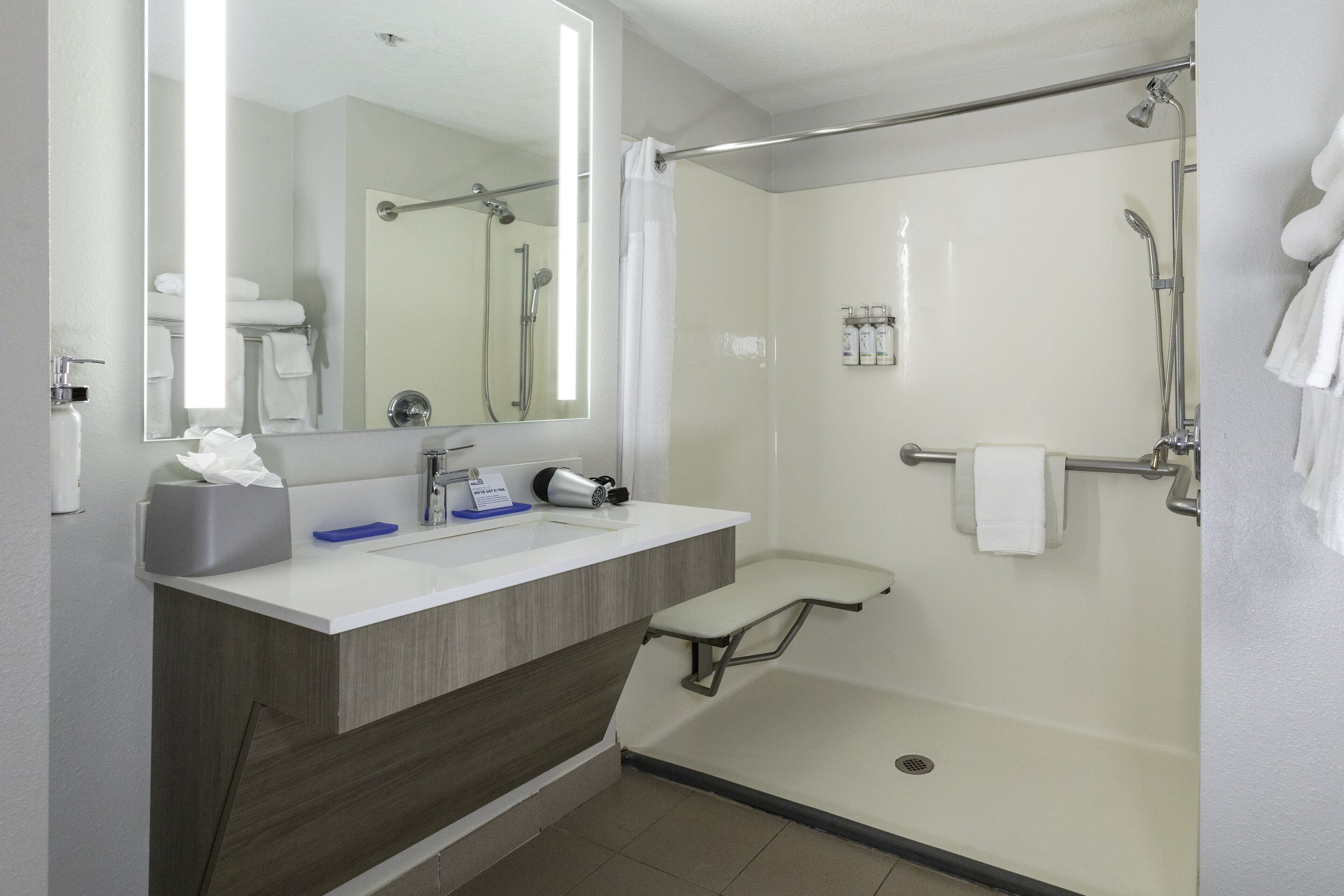 Photo - Holiday Inn Express Hotel & Suites Jacksonville Airport by IHG