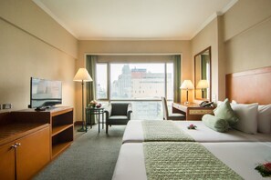 Executive Room | Free minibar items, in-room safe, free WiFi, bed sheets