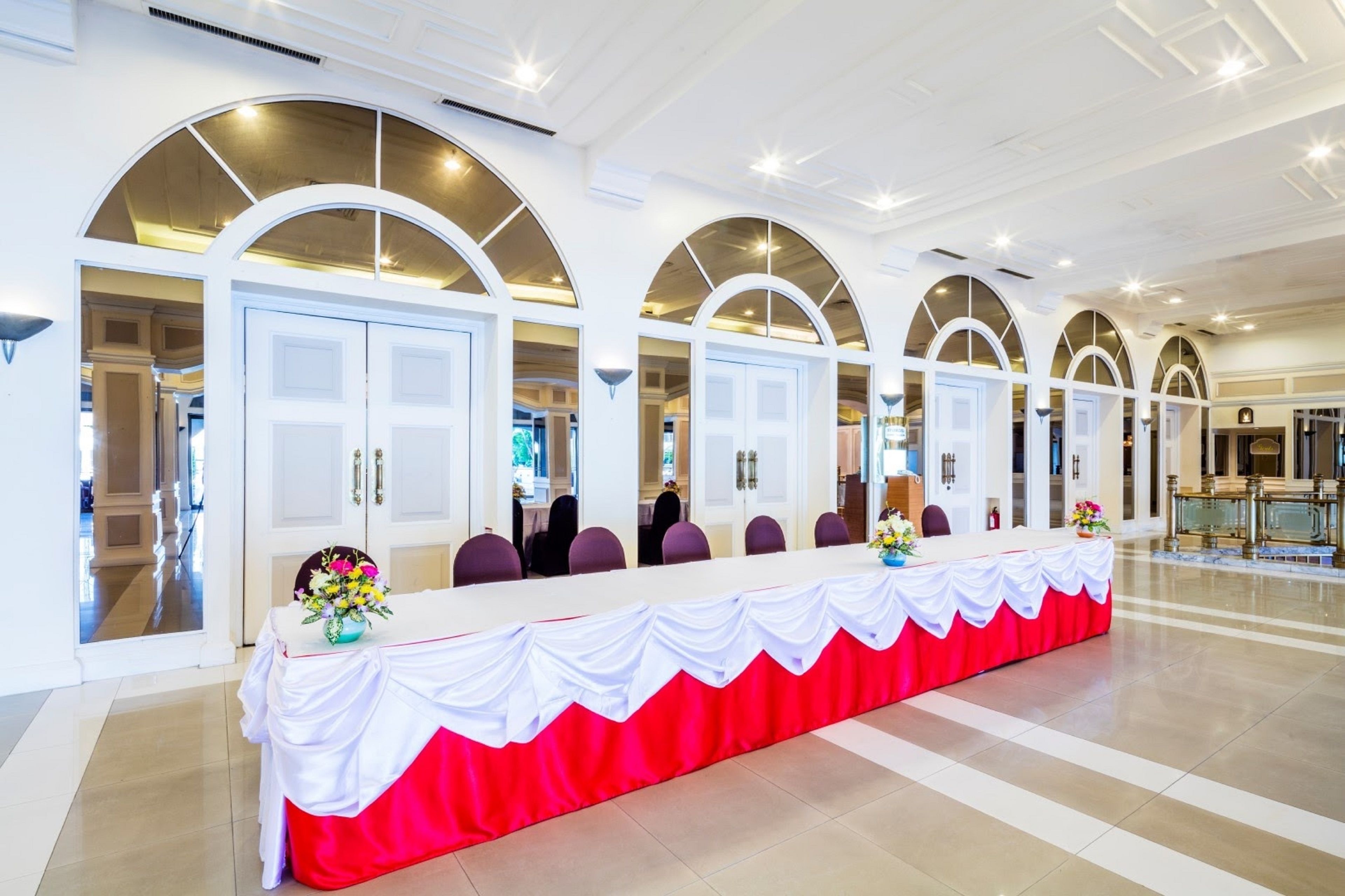 Photo - Bangkok Palace Hotel