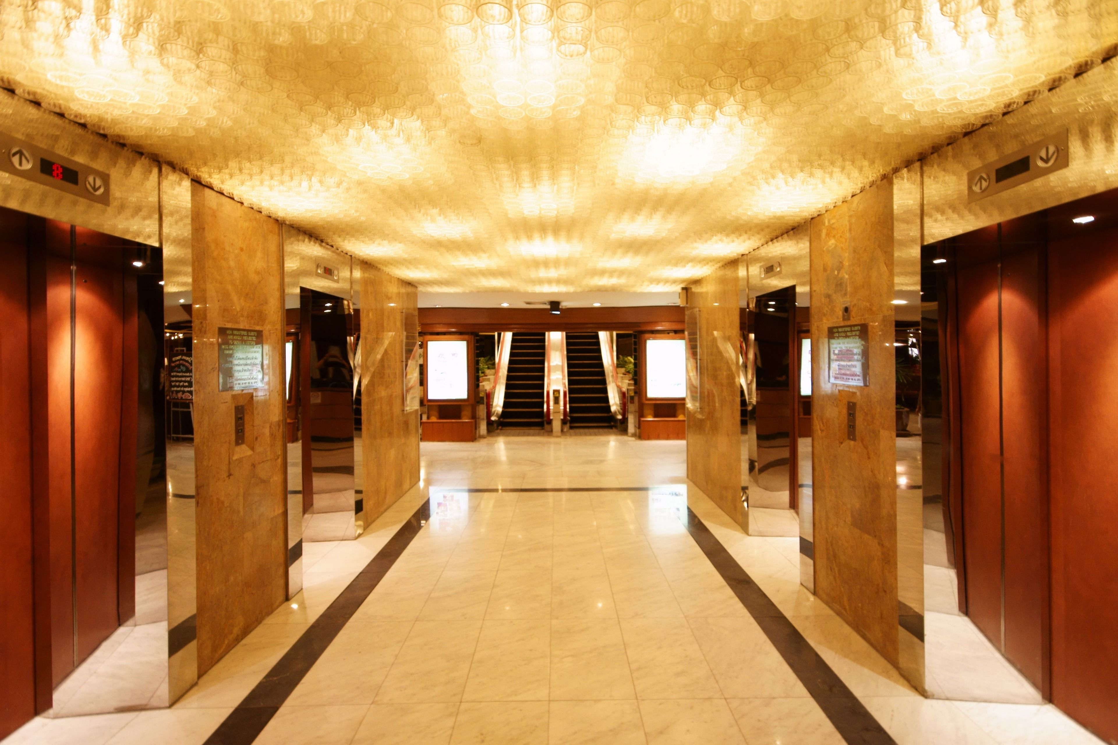 Photo - Bangkok Palace Hotel