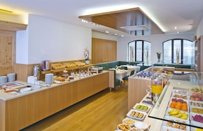 Daily buffet breakfast for a fee