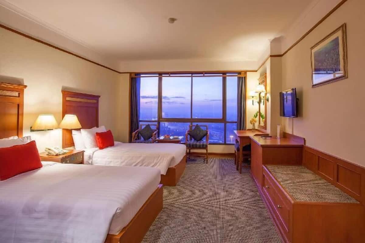 Minibar, in-room safe, blackout drapes, soundproofing