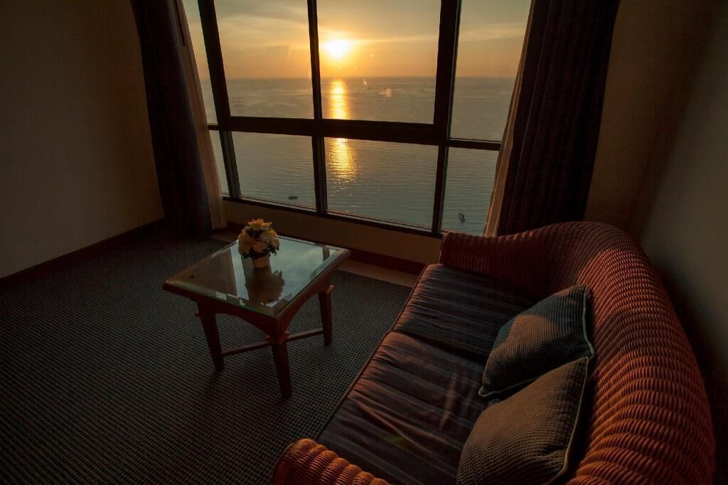 Televisión LCD de 32 pulgadas con canales por satélite