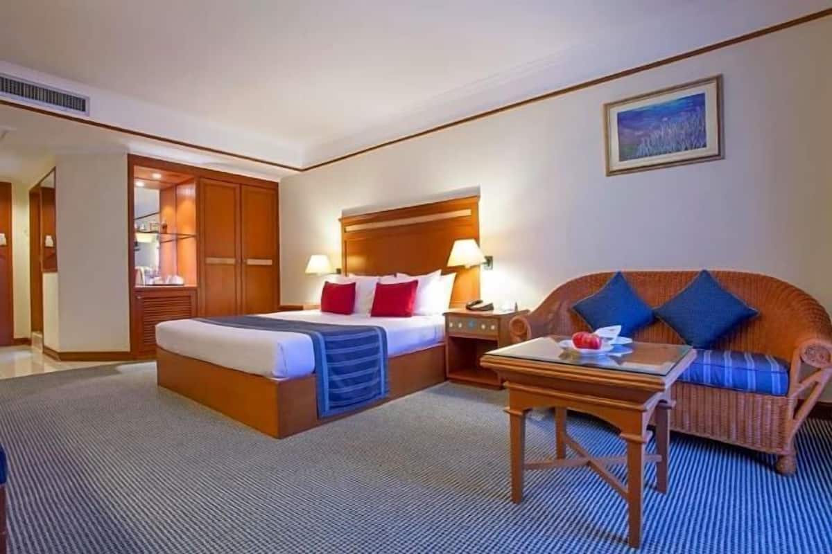 1 bedroom, minibar, in-room safe, blackout drapes