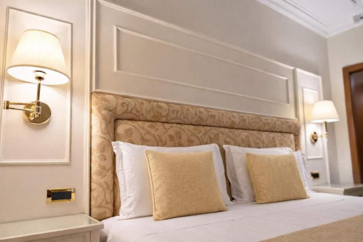 Down comforters, minibar, in-room safe, desk