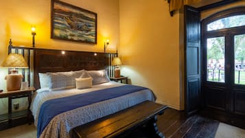 Standard Room, 1 King Bed | Premium bedding, down comforters, in-room safe, individually decorated