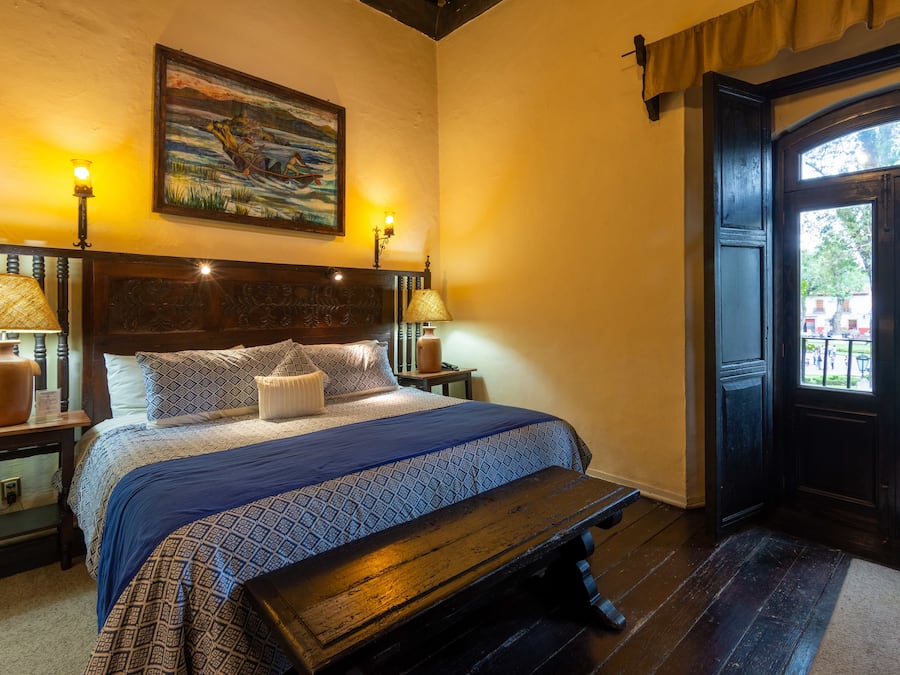 Standard Room, 1 King Bed | Premium bedding, down comforters, in-room safe, individually decorated