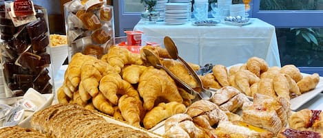 Tägliches inbegriffenes Frühstücksbuffet