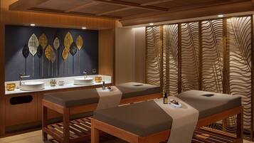 Couples treatment room(s), sauna, hot tub, steam room, body treatments