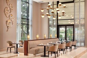 每日供应自助式早餐(每人 TRY 1550)