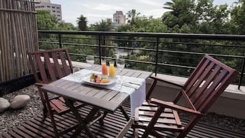 1 Schlafzimmer, hochwertige Bettwaren, Daunenbettdecken