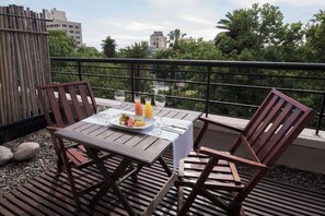Suite, Terrace | 1 bedroom, premium bedding, down comforters, pillowtop beds