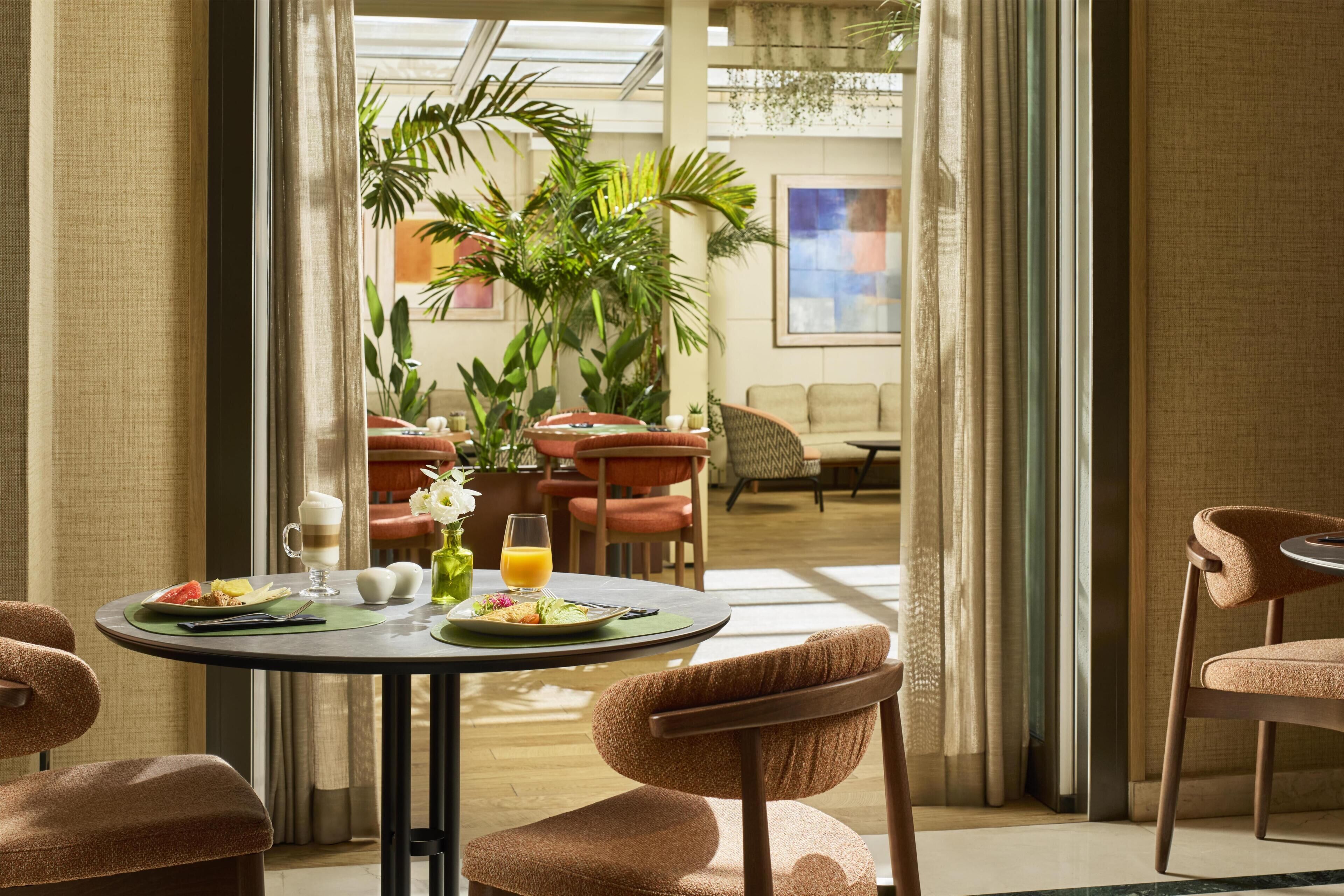 Lunch and dinner served, Mediterranean cuisine