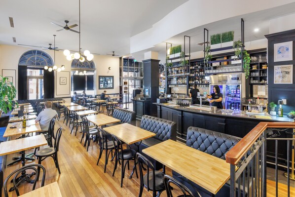 Restaurant - Chancellor on Currie (Adelaide)