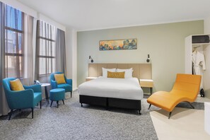 Executive Spa Room - Newly Refurbished | Minibar, in-room safe, desk, blackout drapes - Chancellor on Currie (Adelaide)