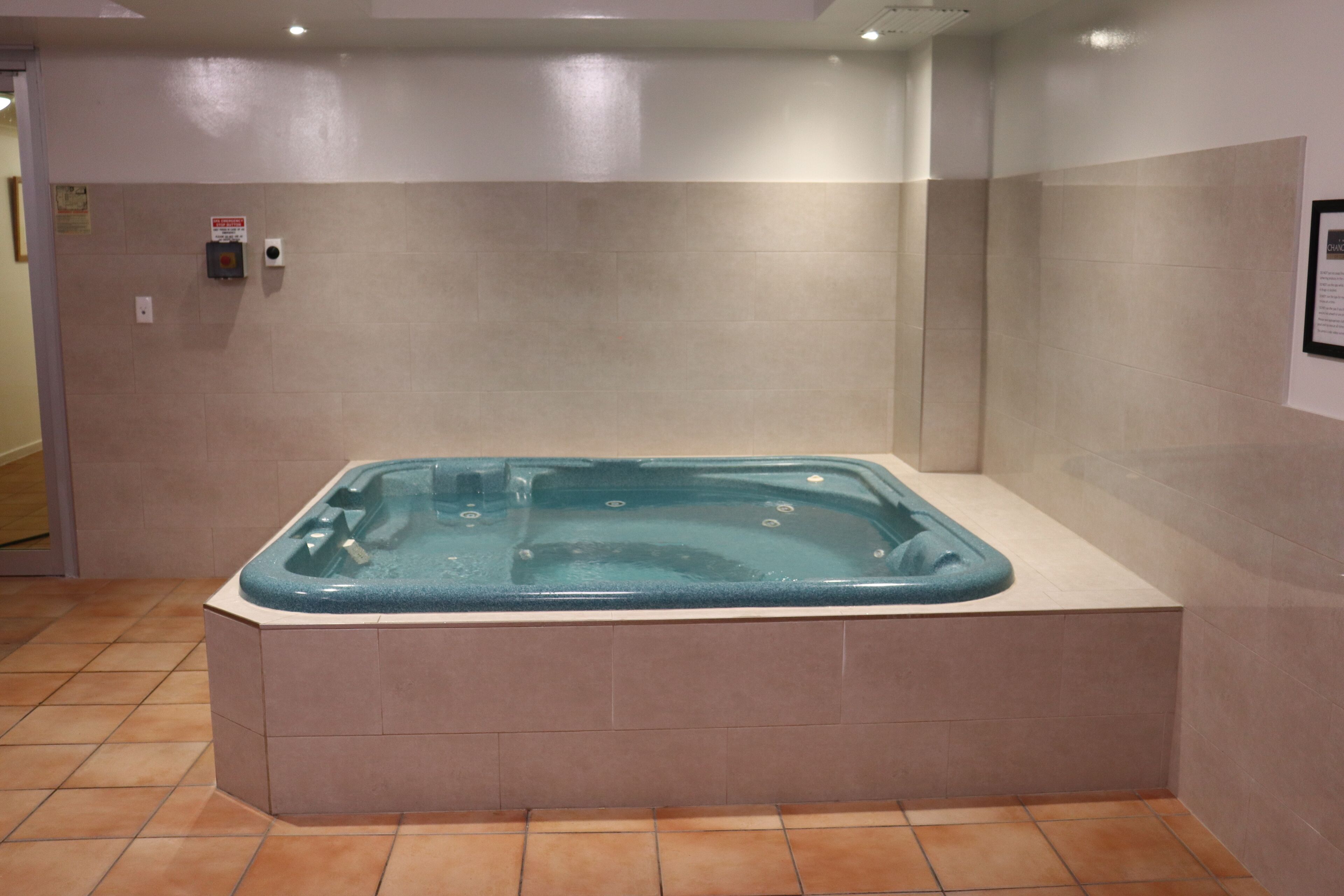 indoor spa tub