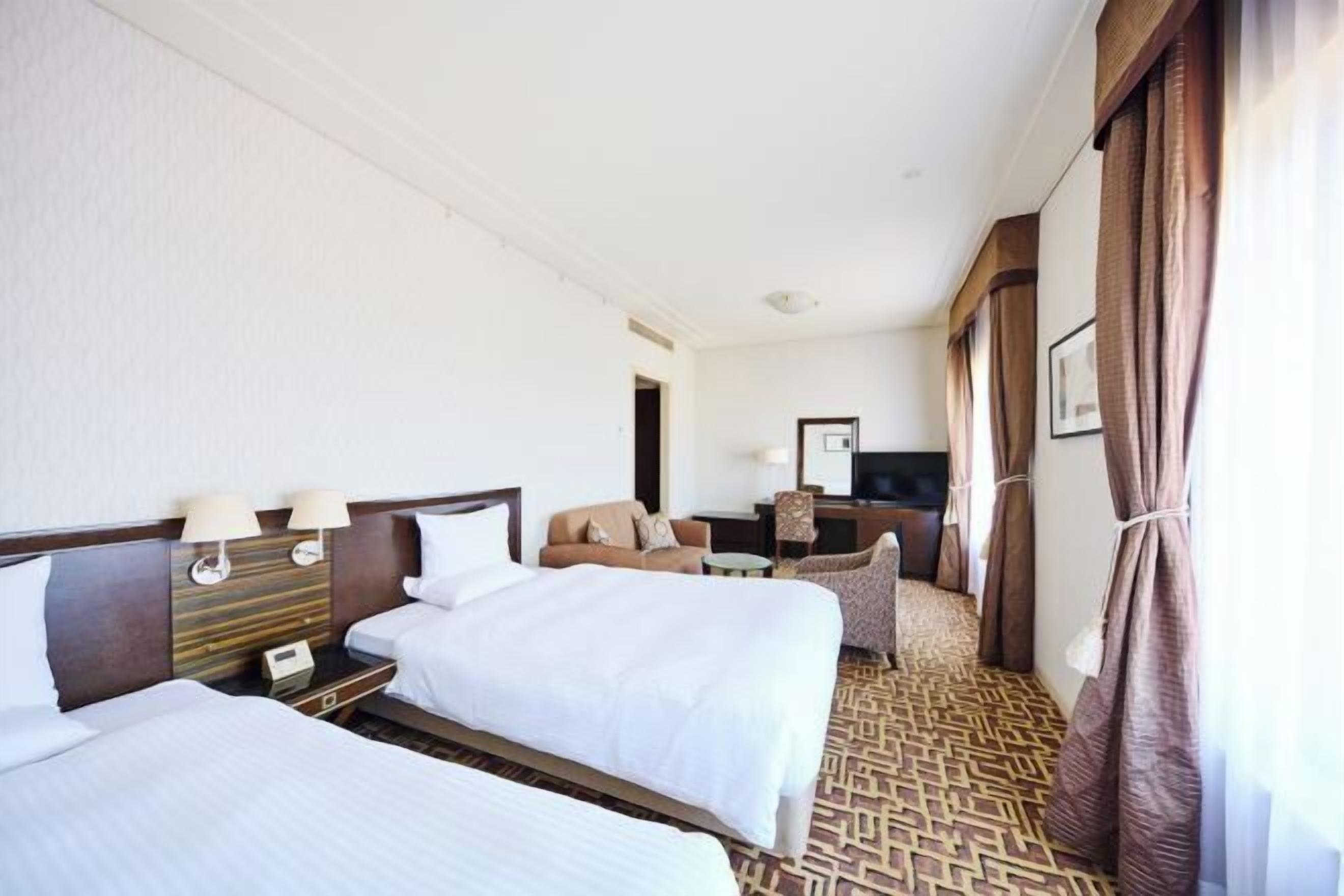 Premium bedding, in-room safe, desk, free WiFi