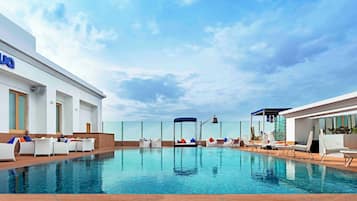 Outdoor pool, pool loungers