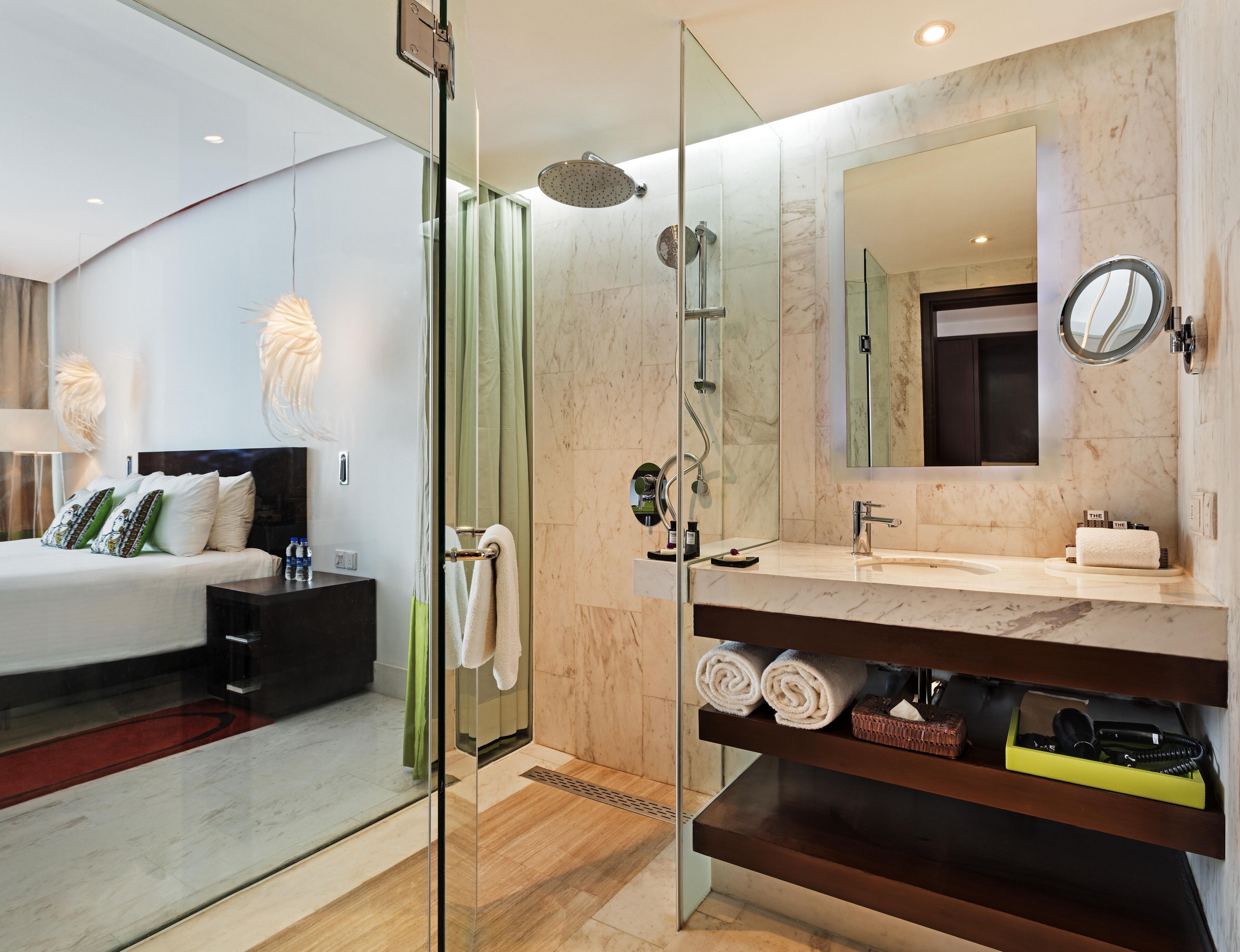 Combined shower/bathtub, free toiletries, hair dryer, bathrobes