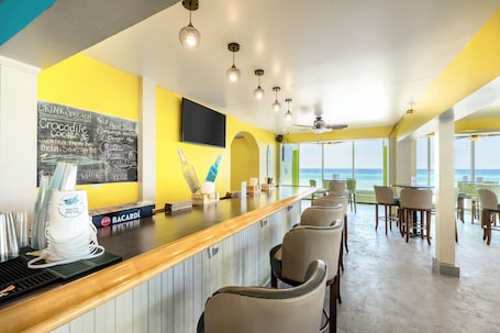 Restaurant. Beachside Resort Panama City Beach